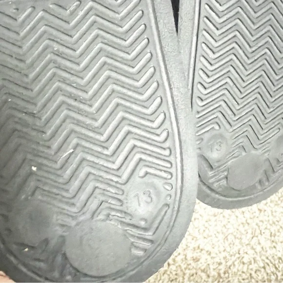 Adidas Kids Red and White Slide Sandals Size 13 - Picture 7 of 7